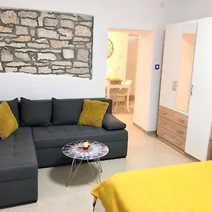 Eni & Dani Appartement Pula
