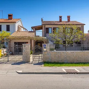  Apartament Christina